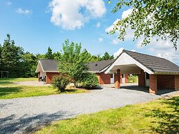 8 Person Holiday Home in Oksbol
