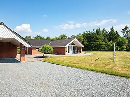 8 Person Holiday Home in Oksbol