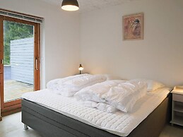 6 Person Holiday Home in Vaeggerlose