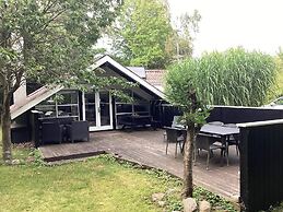 6 Person Holiday Home in Vaeggerlose