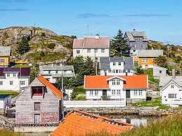 6 Person Holiday Home in Hernar