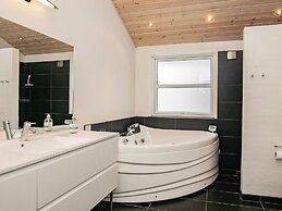 Luxurious Spa Retreat in Blokhus-by Traum