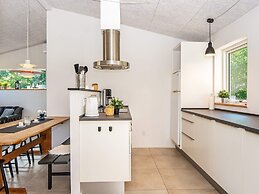 Renovated Retreat in Hejlsminde-by Traum