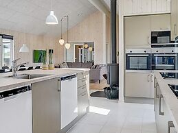 5 Star Holiday Home in Spottrup