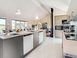 5 Star Holiday Home in Spottrup