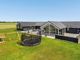 5 Star Holiday Home in Spottrup