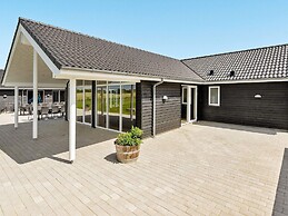 5 Star Holiday Home in Spottrup