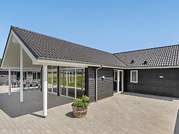 5 Star Holiday Home in Spottrup