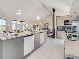 5 Star Holiday Home in Spottrup