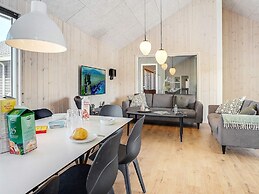 5 Star Holiday Home in Spottrup