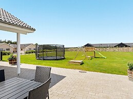 5 Star Holiday Home in Spottrup
