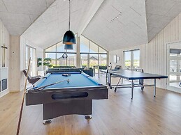 5 Star Holiday Home in Spottrup
