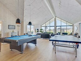 5 Star Holiday Home in Spottrup
