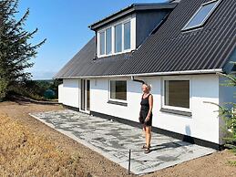 6 Person Holiday Home in Frostrup