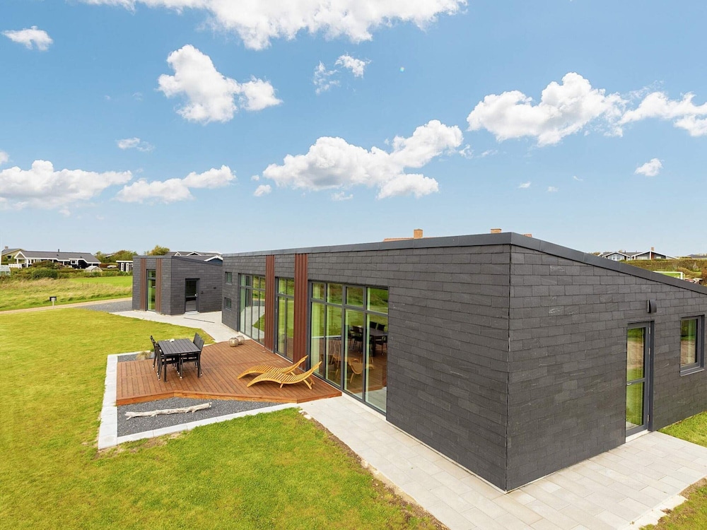 12 Person Holiday Home in Vinderup