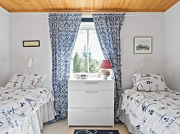 4 Star Holiday Home in Stromstad