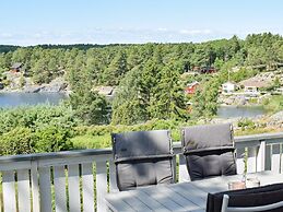 8 Person Holiday Home in Berg