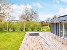 5 Star Holiday Home in Borkop