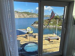 5 Star Holiday Home in Urangsvag