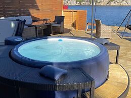 5 Star Holiday Home in Urangsvag