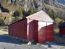 6 Person Holiday Home in Midsund