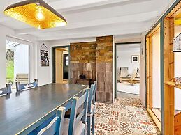 6 Person Holiday Home in Midsund