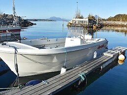 6 Person Holiday Home in Midsund