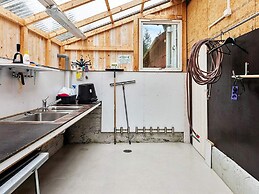 6 Person Holiday Home in Midsund