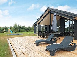 20 Person Holiday Home in Hojslev