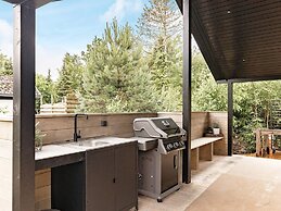 5 Star Holiday Home in Hals