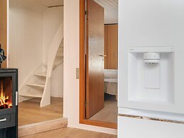 6 Person Holiday Home in Blavand