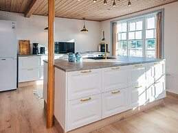 6 Person Holiday Home in Blavand