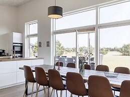 10 Person Holiday Home in Vaeggerlose
