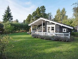 6 Person Holiday Home in Vaeggerlose