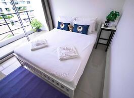 RQ Bangkok Sukhumvit 50 by Collection O