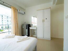 RQ Bangkok Sukhumvit 50 by Collection O