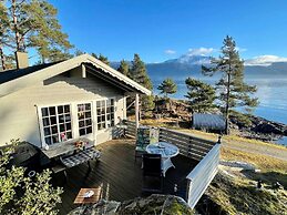 6 Person Holiday Home in Hatlestrand-by Traum