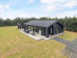 9 Person Holiday Home in Vaeggerlose