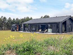 9 Person Holiday Home in Vaeggerlose