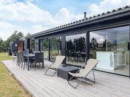 9 Person Holiday Home in Vaeggerlose