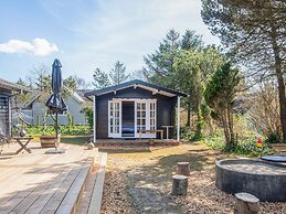 6 Person Holiday Home in Hemmet