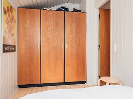 6 Person Holiday Home in Hemmet