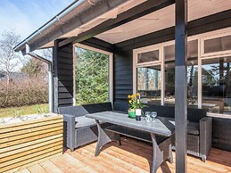 6 Person Holiday Home in Hemmet
