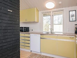 6 Person Holiday Home in Hemmet