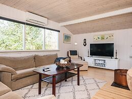 6 Person Holiday Home in Hemmet