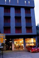 RIVERSIDE INN HOTEL