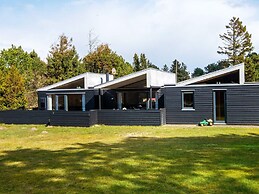 12 Person Holiday Home in Logstor-by Traum