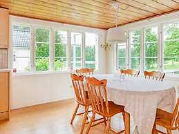 5 Star Holiday Home in Asbro