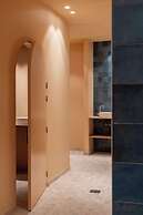 Hotel T