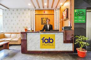 Fabhotel Rove Inn & Suites